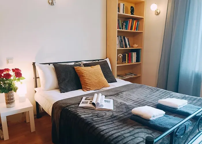 Homey Nest In Riga Midtown Center, Up To 4 Guests, Steps From The Park, Free Parking