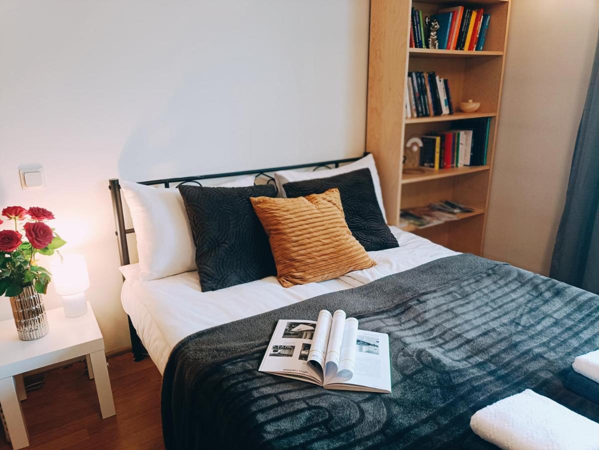 Homey Nest In Midtown Center, Up To 4 Guests, Steps From The Park, Free Parking Apartament