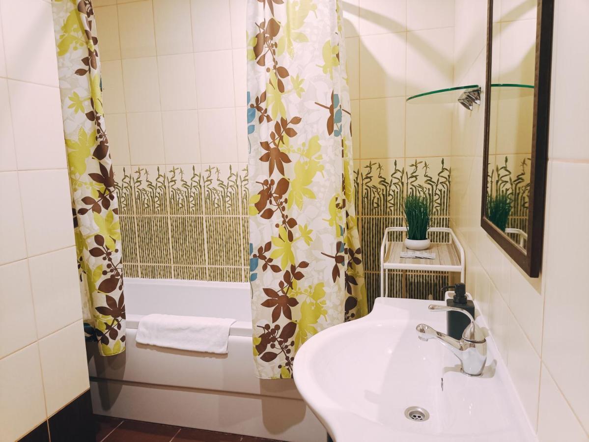 Apartament Homey Nest In Midtown Center, Up To 4 Guests, Steps From The Park, Free Parking